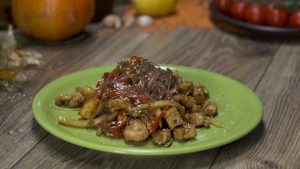 Rice noodles with chicken in teriyaki sauce