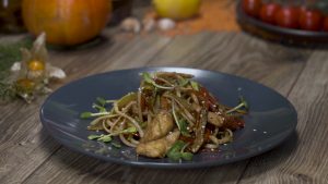 Udon with chicken and vegetables